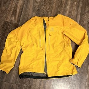 Arc’teryx Women’s GORE-TEX proshell